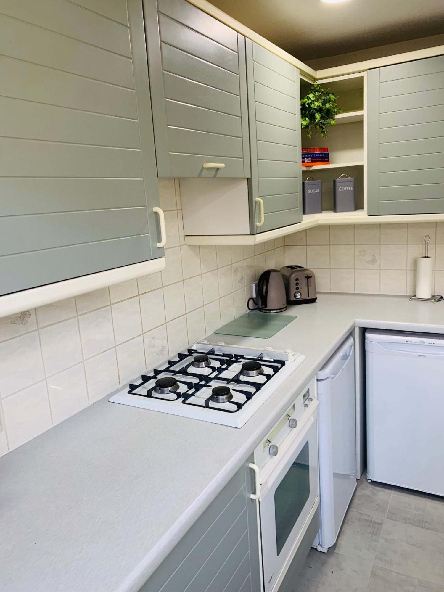 Spacious House, Free Parking & Patio Garden 法纳姆 外观 照片